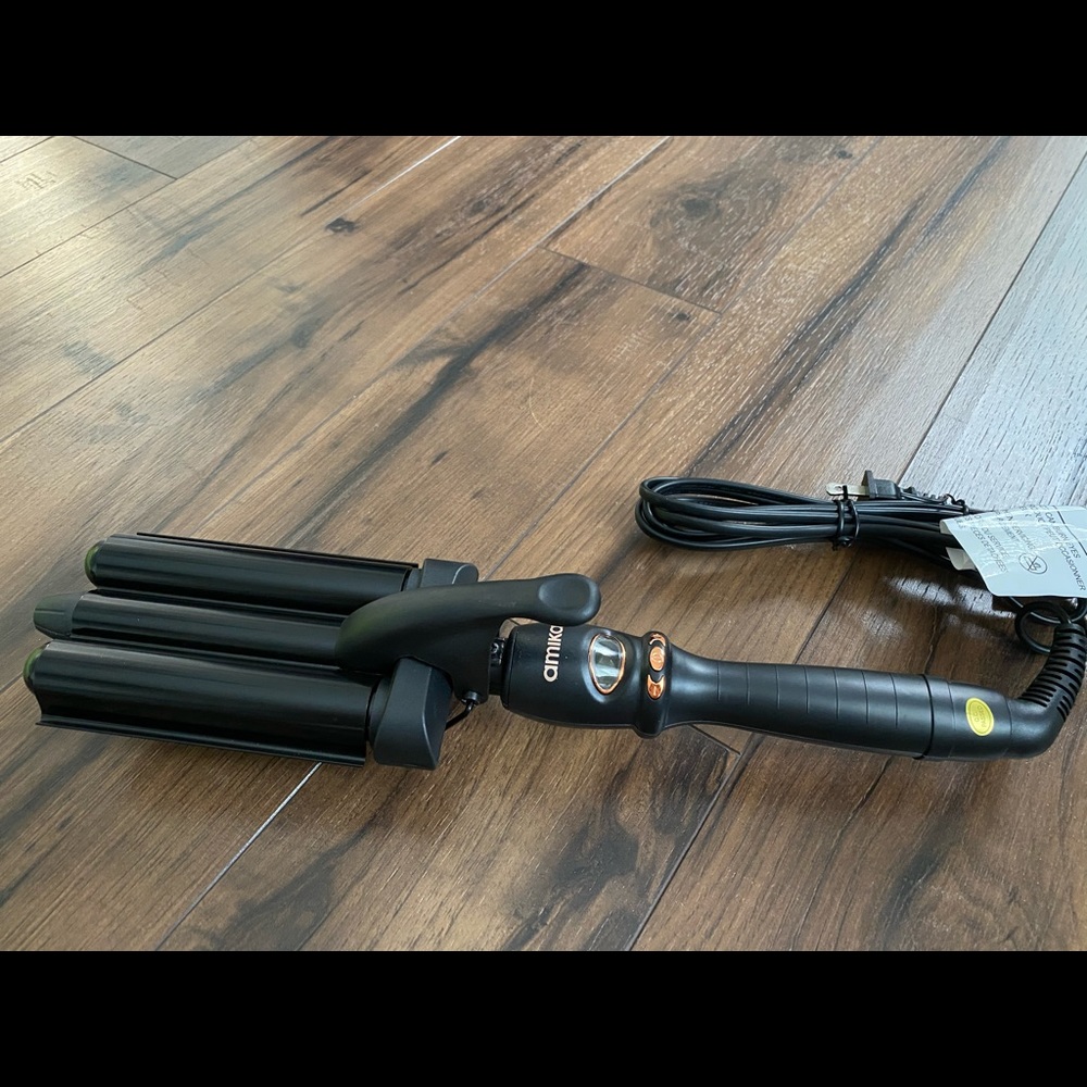 Amika High Tide Deep Waver